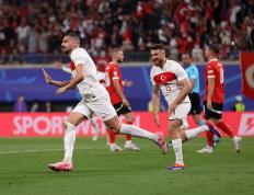 PG电子试玩官网-包含紧张对决！顶级球队竞逐冠军梦想，创造奇迹的词条