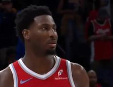 PG在线网站-灰熊客场惊险战胜马刺，止住连败