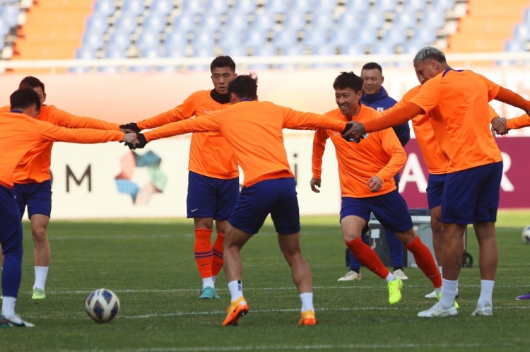 PG平台-华盛顿球员全力以赴，力求晋级下一轮