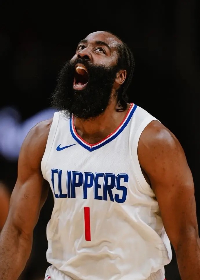 PG平台-美国洛杉矶快船锋线犀利,横扫对手