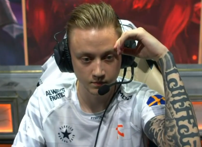 PG在线网站-FPX完胜GEN,Rekkles三分雨点燃全场