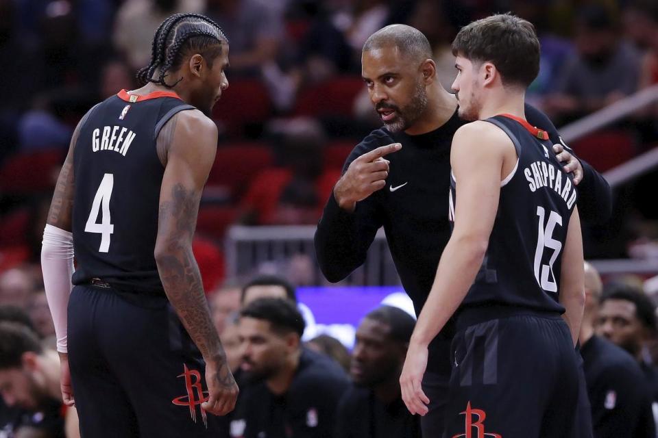 PG中国官网-雄鹿重回巅峰，球队士气高涨的简单介绍